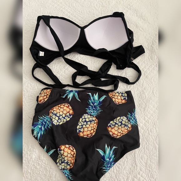 High waisted two piece bikini black with pineapple bottoms - Picture 2 of 4